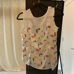 Sleeveless top for summer
